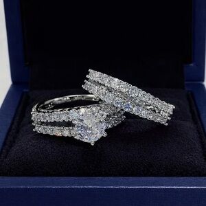 18k White Gold Finish Diamond Halo Engagement Ring Set - Silver